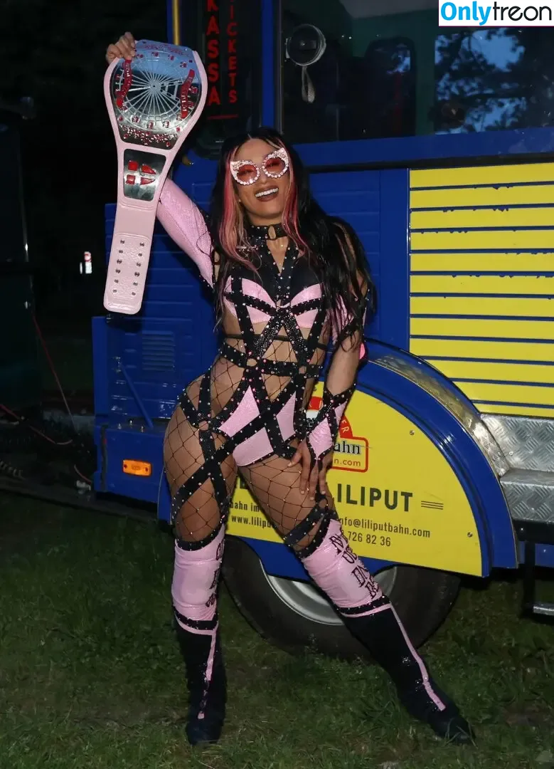 Sasha Banks nude photo #1742 (sashabankswwe / soxysasha)