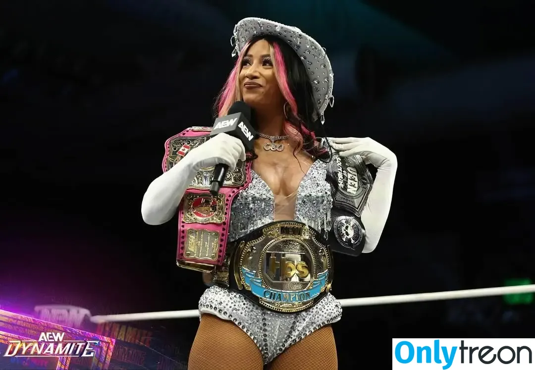 Sasha Banks nude photo #1754 (sashabankswwe / soxysasha)