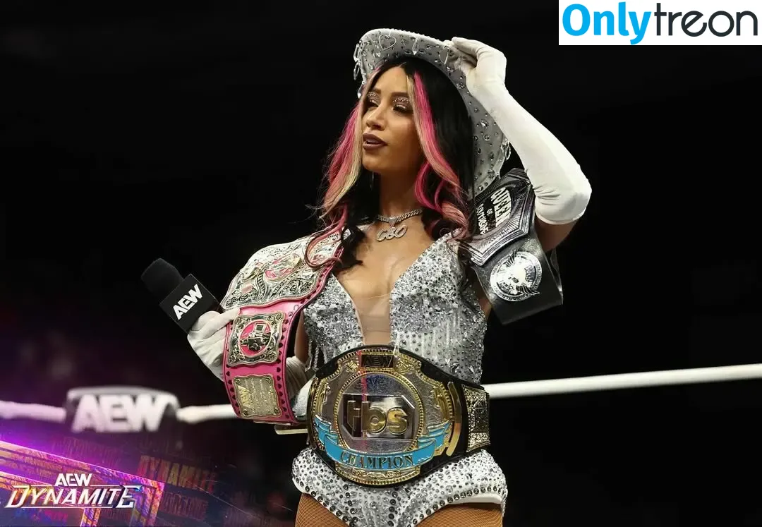 Sasha Banks nude photo #1756 (sashabankswwe / soxysasha)