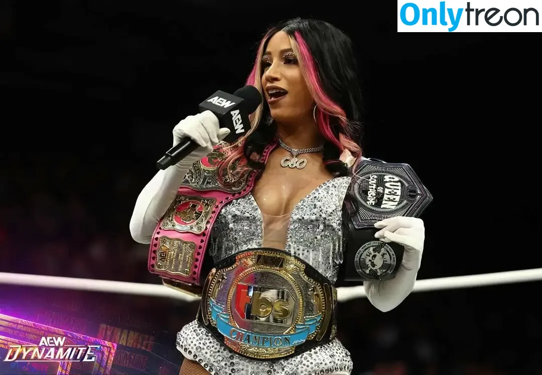 Sasha Banks nude photo #1757 (sashabankswwe / soxysasha)