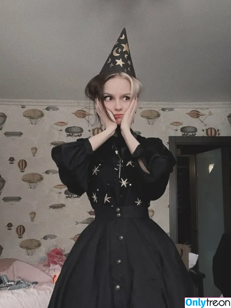 Sasha Gaier nude photo #0042 (acidjazzsinger / sasha.gaier / yukajevons)