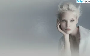 Sasha Luss / sashaluss nude photo #0047