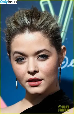 Sasha Pieterse / sashapieterse nude photo #0239