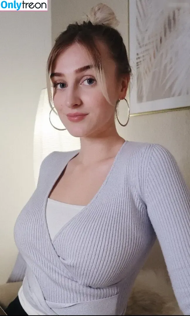 Sashka nude photo #0009 (Sashka)