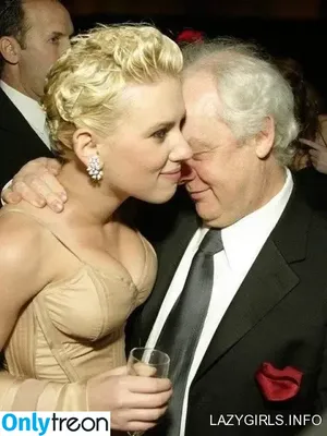 Scarlett Johansson / scarlettjohanson / scarlettjohanssonworld nude photo #0224