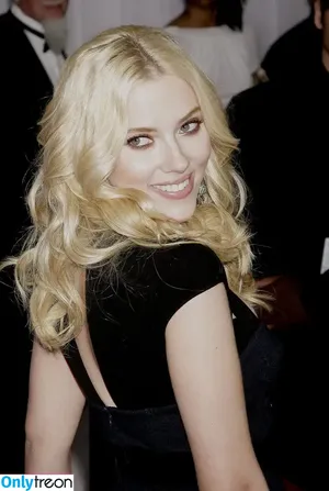 Scarlett Johansson / scarlettjohanson / scarlettjohanssonworld nude photo #0376