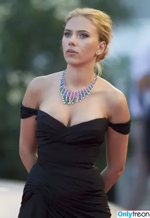 Scarlett Johansson / scarlettjohanson / scarlettjohanssonworld nude photo #0908