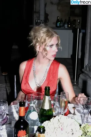 Scarlett Johansson / scarlettjohanson / scarlettjohanssonworld nude photo #0913