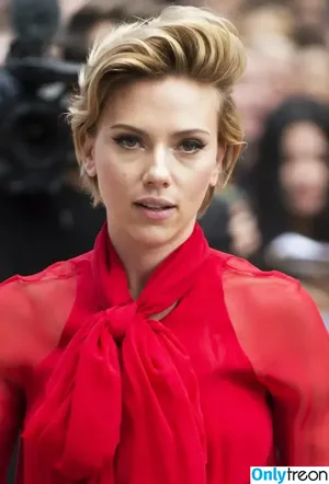 Scarlett Johansson / scarlettjohanson / scarlettjohanssonworld nude photo #0952