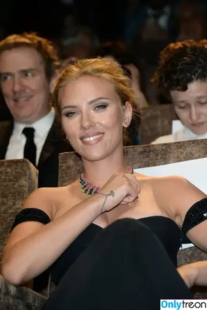 Scarlett Johansson / scarlettjohanson / scarlettjohanssonworld nude photo #0953