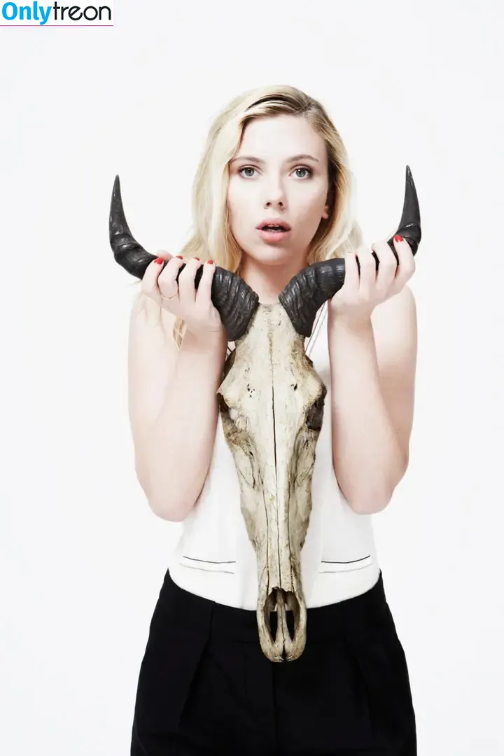 Scarlett Johansson nude photo #0146 (scarlettjohanson / scarlettjohanssonworld)