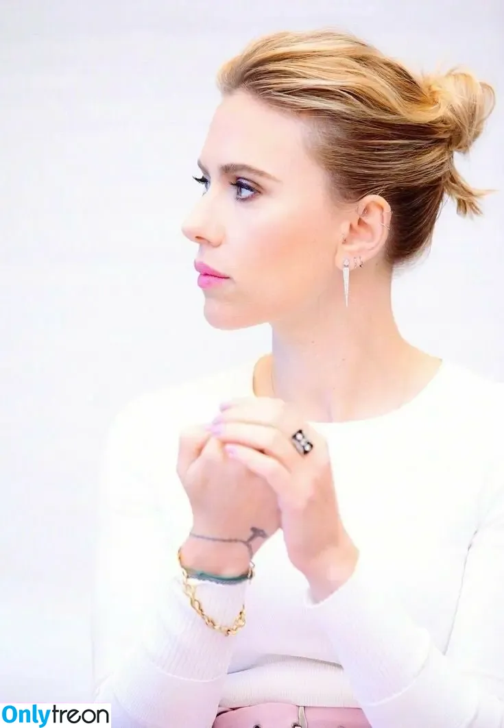 Scarlett Johansson nude photo #0975 (scarlettjohanson / scarlettjohanssonworld)
