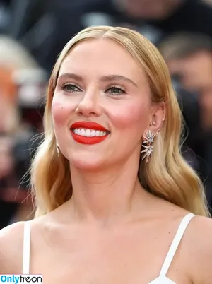 Scarlett Johansson / scarlettjohanson / scarlettjohanssonworld nude photo #1142