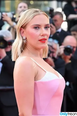 Scarlett Johansson / scarlettjohanson / scarlettjohanssonworld nude photo #1161