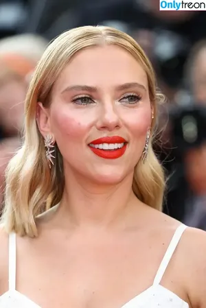 Scarlett Johansson / scarlettjohanson / scarlettjohanssonworld nude photo #1177