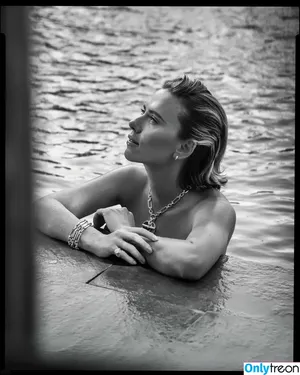 Scarlett Johansson / scarlettjohanson / scarlettjohanssonworld nude photo #1204