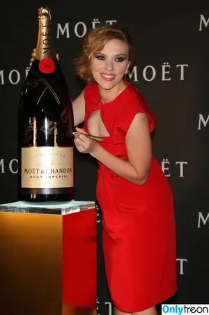 Scarlett Johansson / scarlettjohanson / scarlettjohanssonworld nude photo #1739