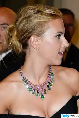 Scarlett Johansson / scarlettjohanson / scarlettjohanssonworld nude photo #1872