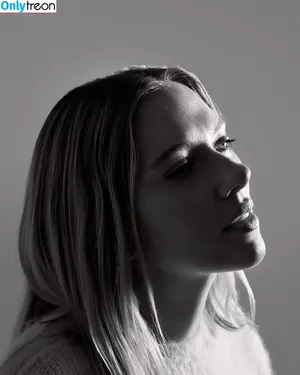 Scarlett Johansson / scarlettjohanson / scarlettjohanssonworld nude photo #1903