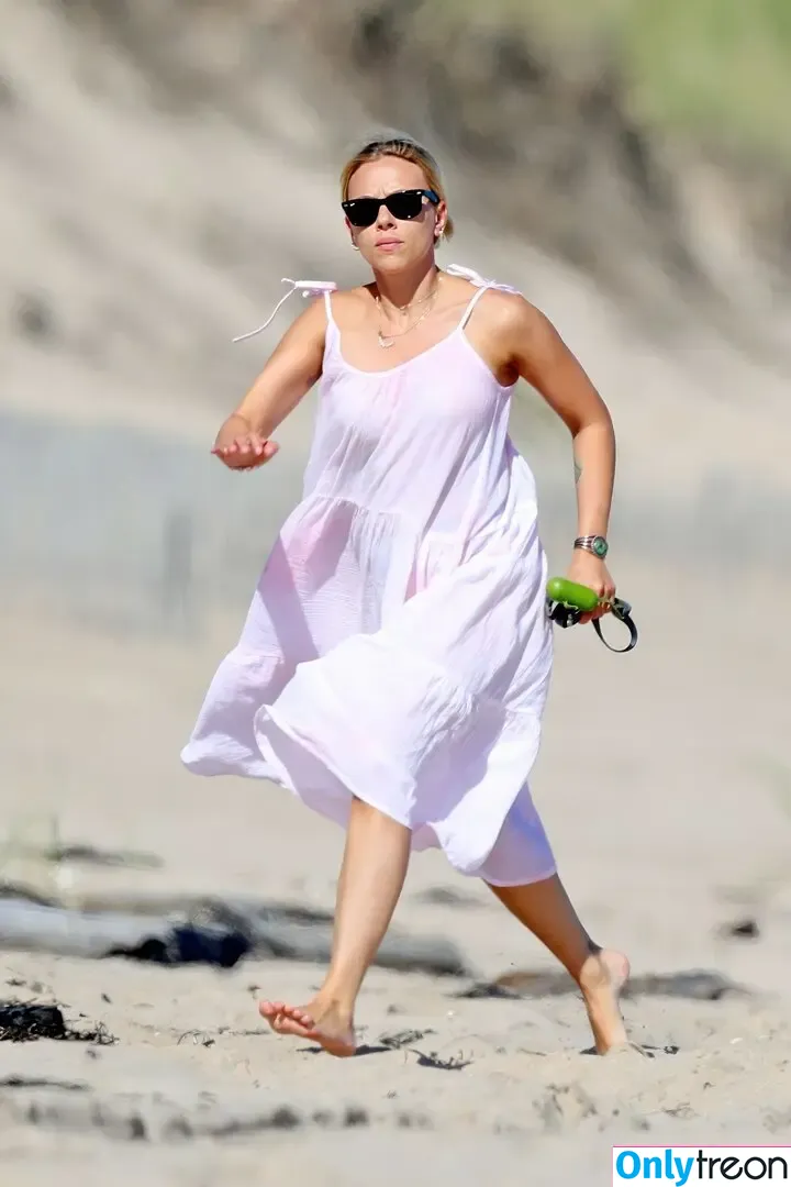Scarlett Johansson nude photo #1045 (scarlettjohanson / scarlettjohanssonworld)