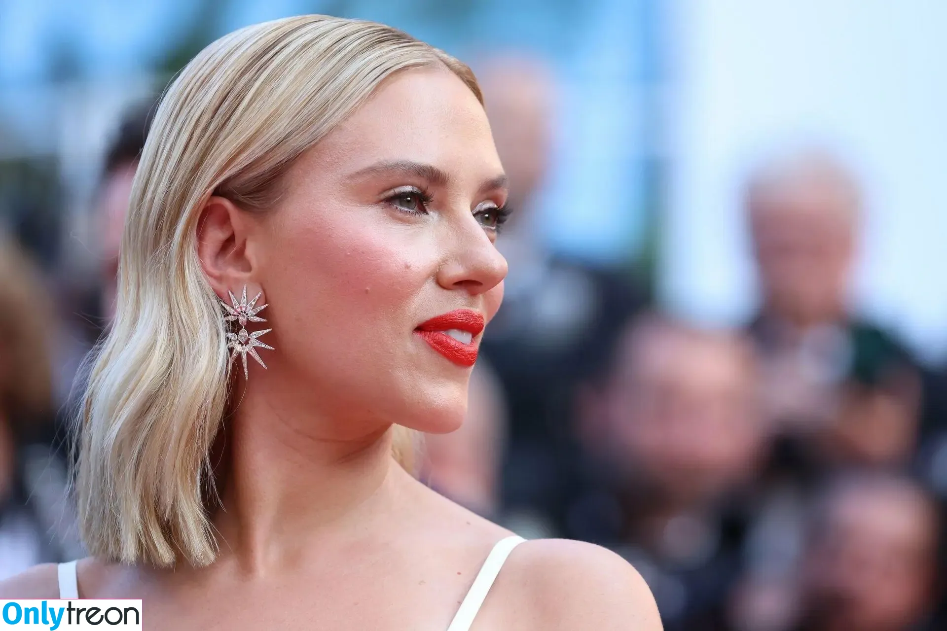 Scarlett Johansson nude photo #1095 (scarlettjohanson / scarlettjohanssonworld)