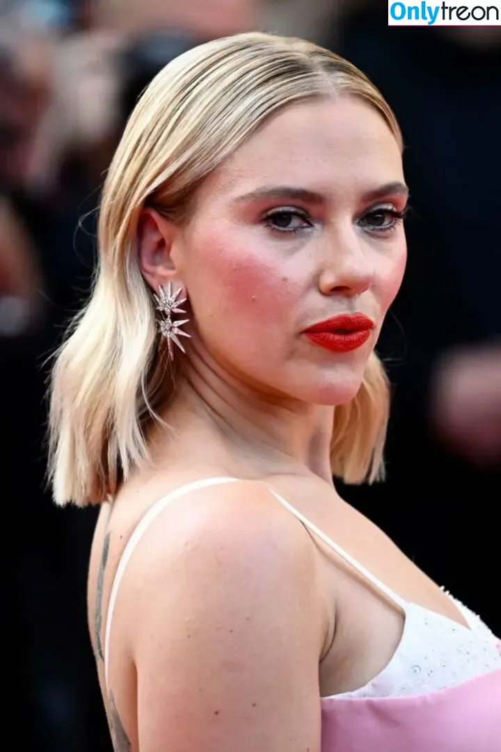 Scarlett Johansson nude photo #1097 (scarlettjohanson / scarlettjohanssonworld)