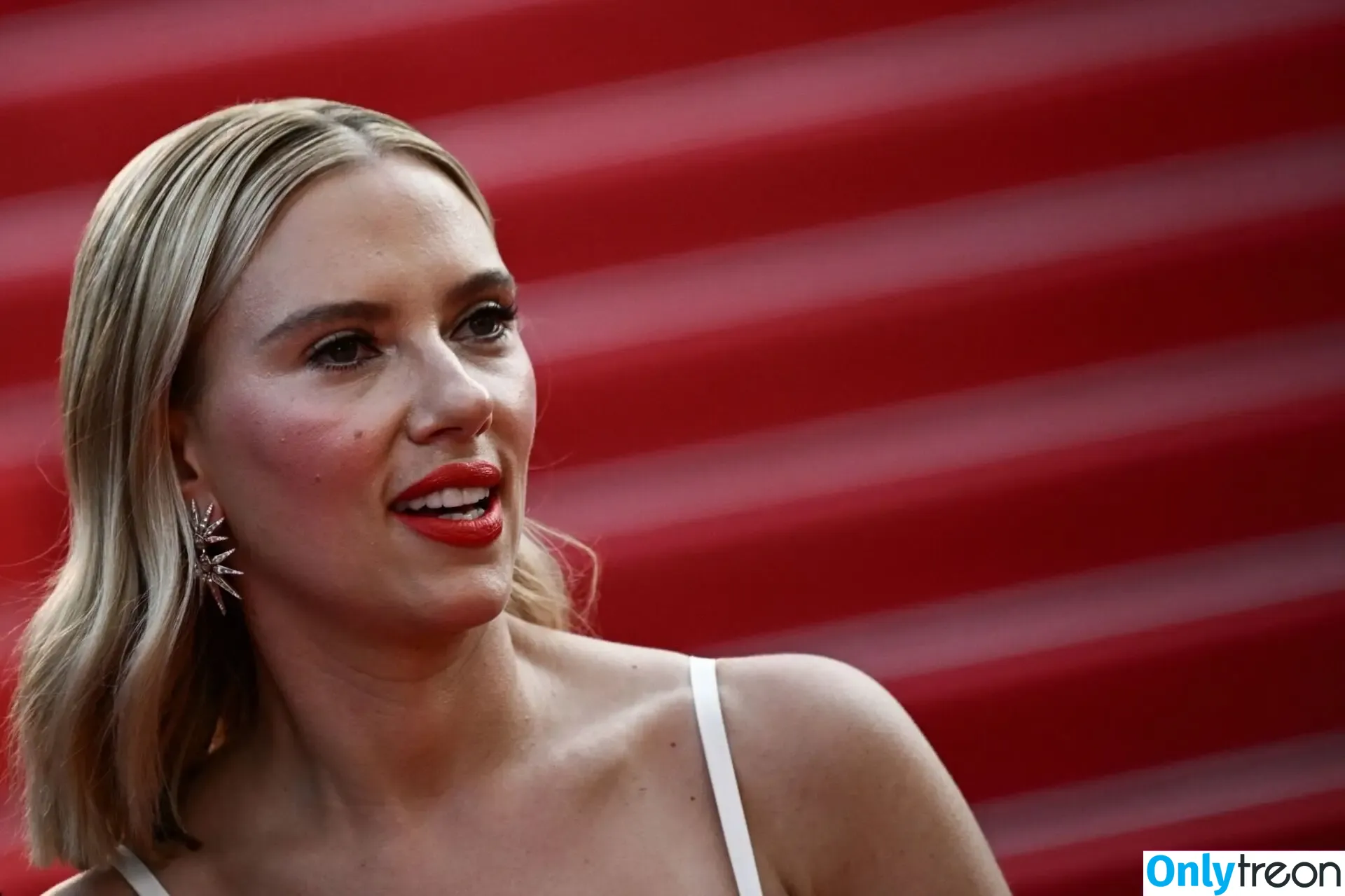 Scarlett Johansson nude photo #1102 (scarlettjohanson / scarlettjohanssonworld)