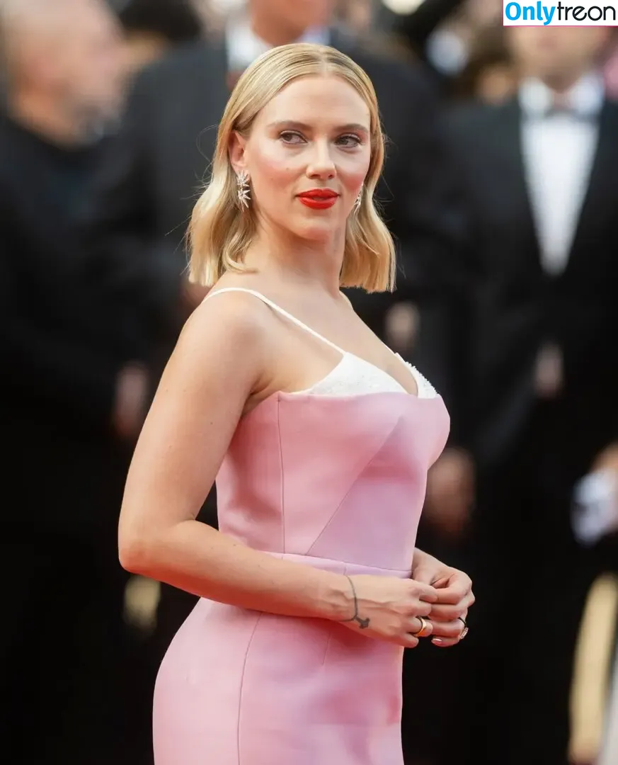 Scarlett Johansson nude photo #1153 (scarlettjohanson / scarlettjohanssonworld)