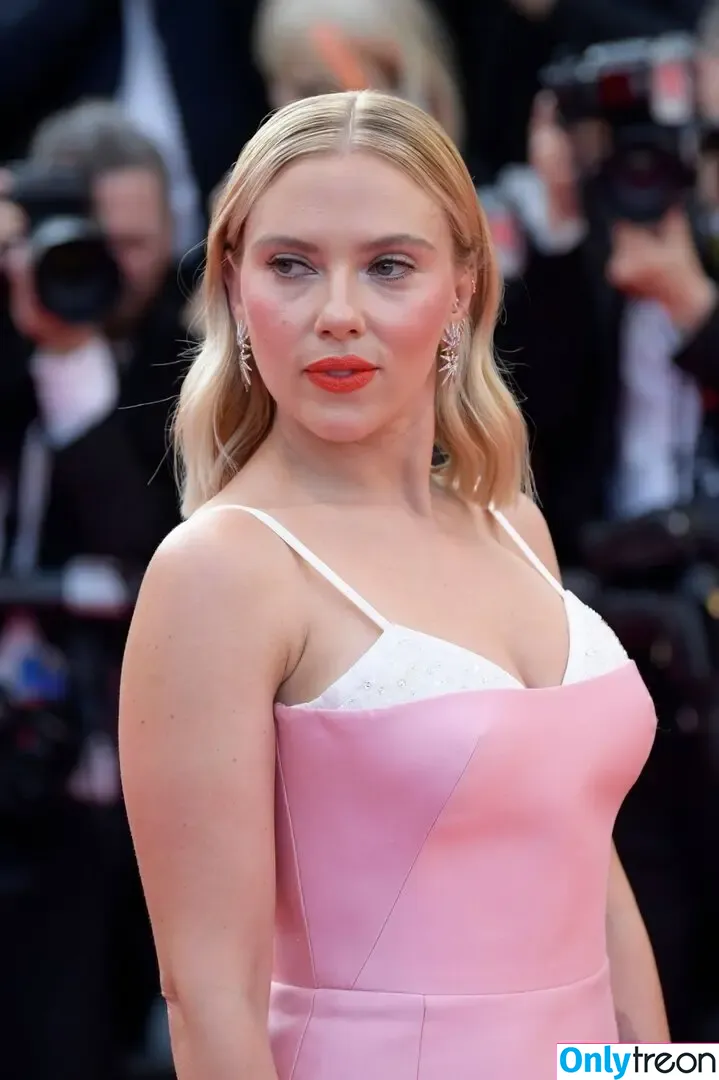 Scarlett Johansson nude photo #1157 (scarlettjohanson / scarlettjohanssonworld)