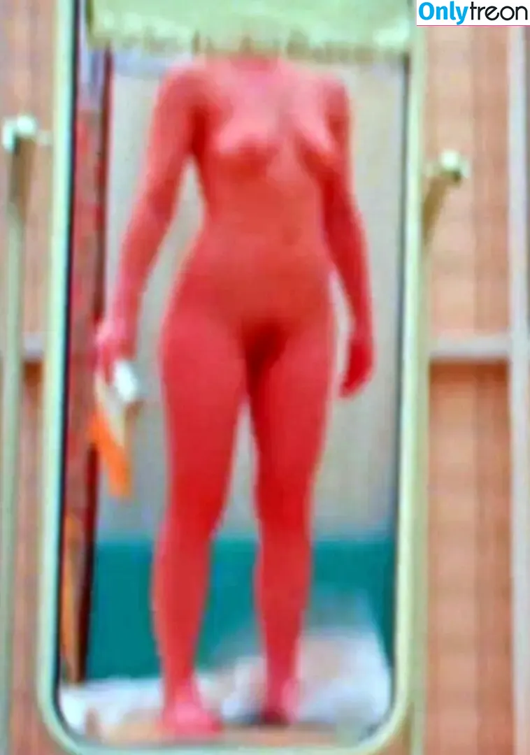 Scarlett Johansson nude photo #1249 (scarlettjohanson / scarlettjohanssonworld)