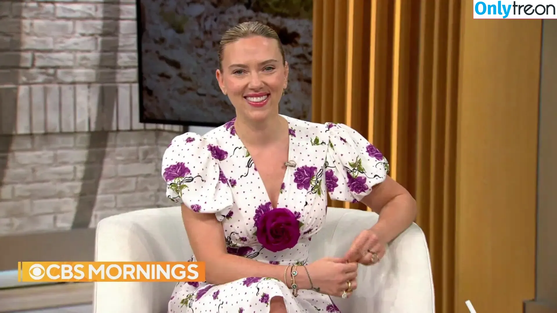 Scarlett Johansson nude photo #1252 (scarlettjohanson / scarlettjohanssonworld)