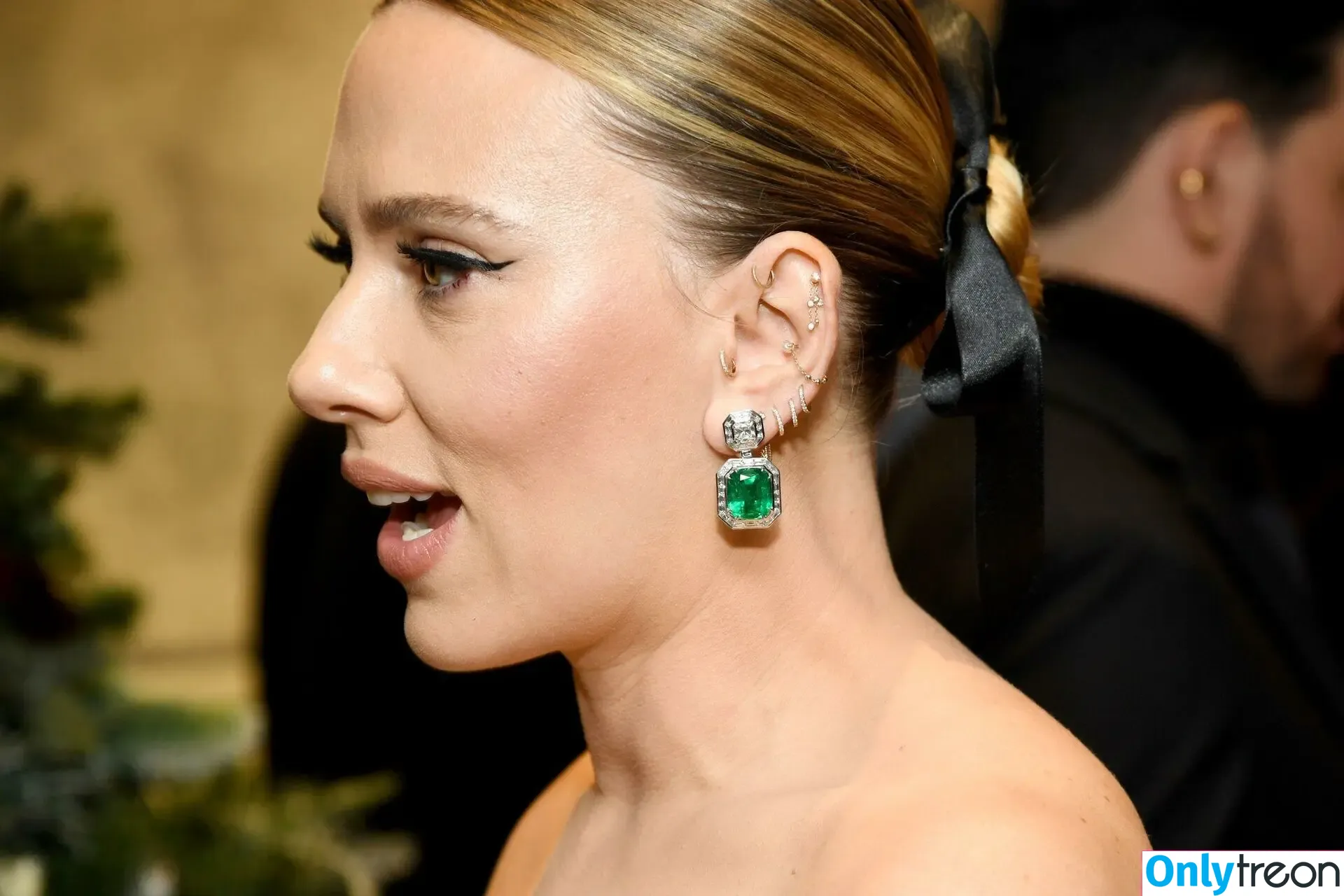 Scarlett Johansson nude photo #1565 (scarlettjohanson / scarlettjohanssonworld)