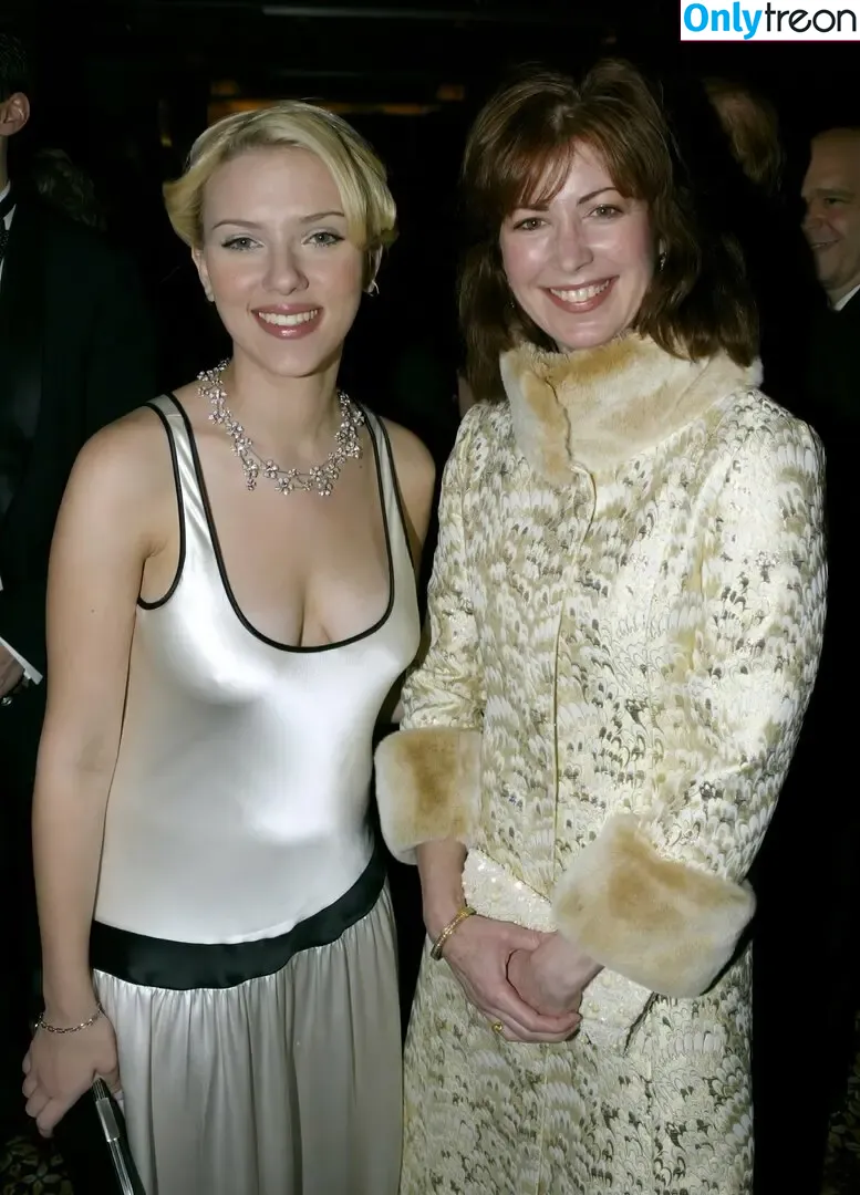 Scarlett Johansson nude photo #1669 (scarlettjohanson / scarlettjohanssonworld)