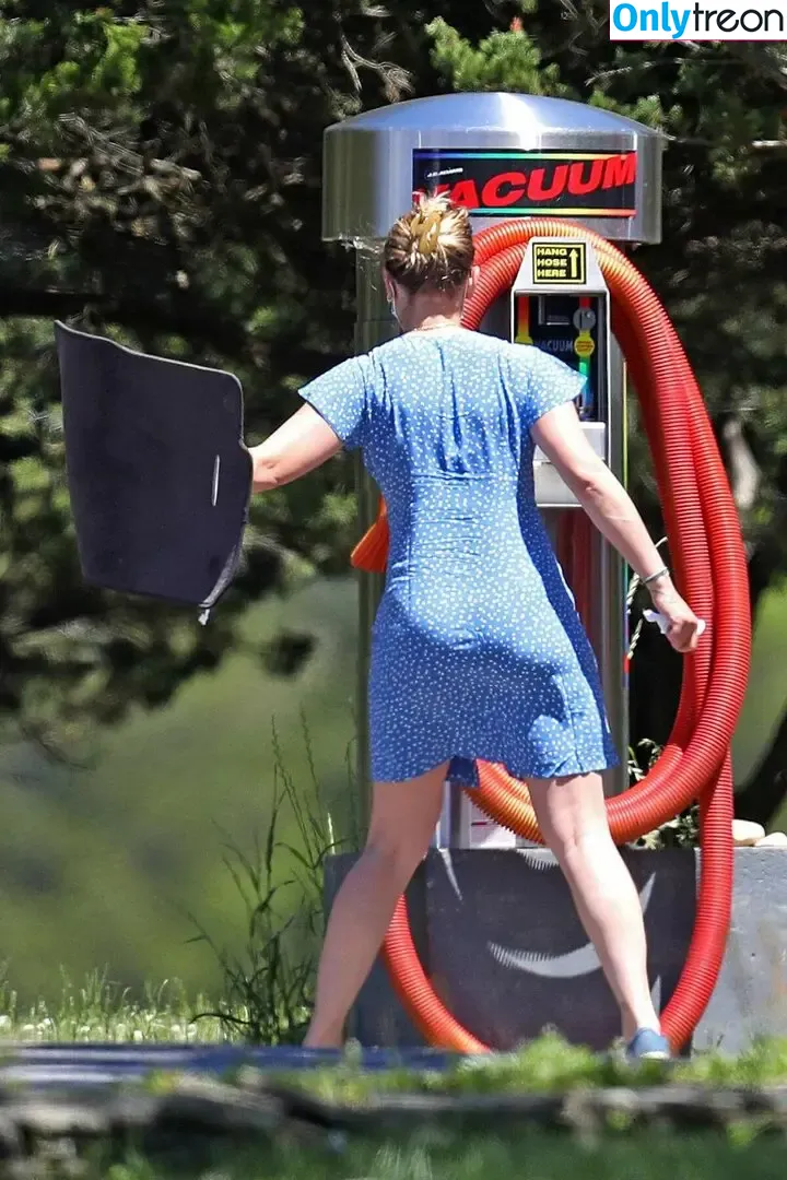 Scarlett Johansson nude photo #1931 (scarlettjohanson / scarlettjohanssonworld)