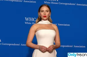 Scarlett Johansson / scarlettjohanson / scarlettjohanssonworld nude photo #2047