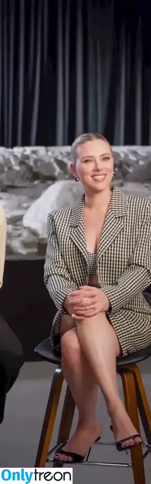Scarlett Johansson / scarlettjohanson / scarlettjohanssonworld nude photo #2444