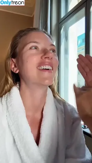 Scarlett Johansson / scarlettjohanson / scarlettjohanssonworld nude photo #2533