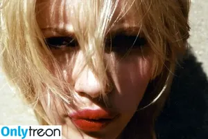 Scarlett Johansson / scarlettjohanson / scarlettjohanssonworld nude photo #2808