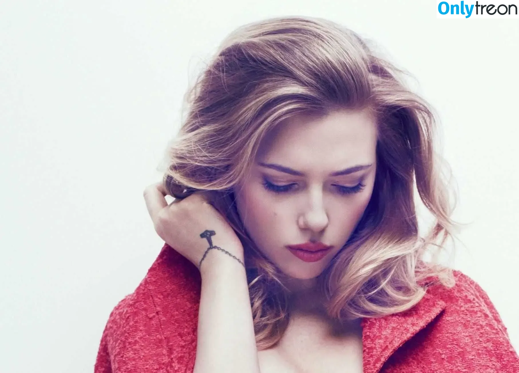 Scarlett Johansson nude photo #2169 (scarlettjohanson / scarlettjohanssonworld)