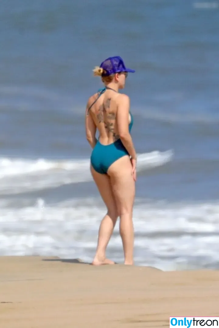 Scarlett Johansson nude photo #2368 (scarlettjohanson / scarlettjohanssonworld)