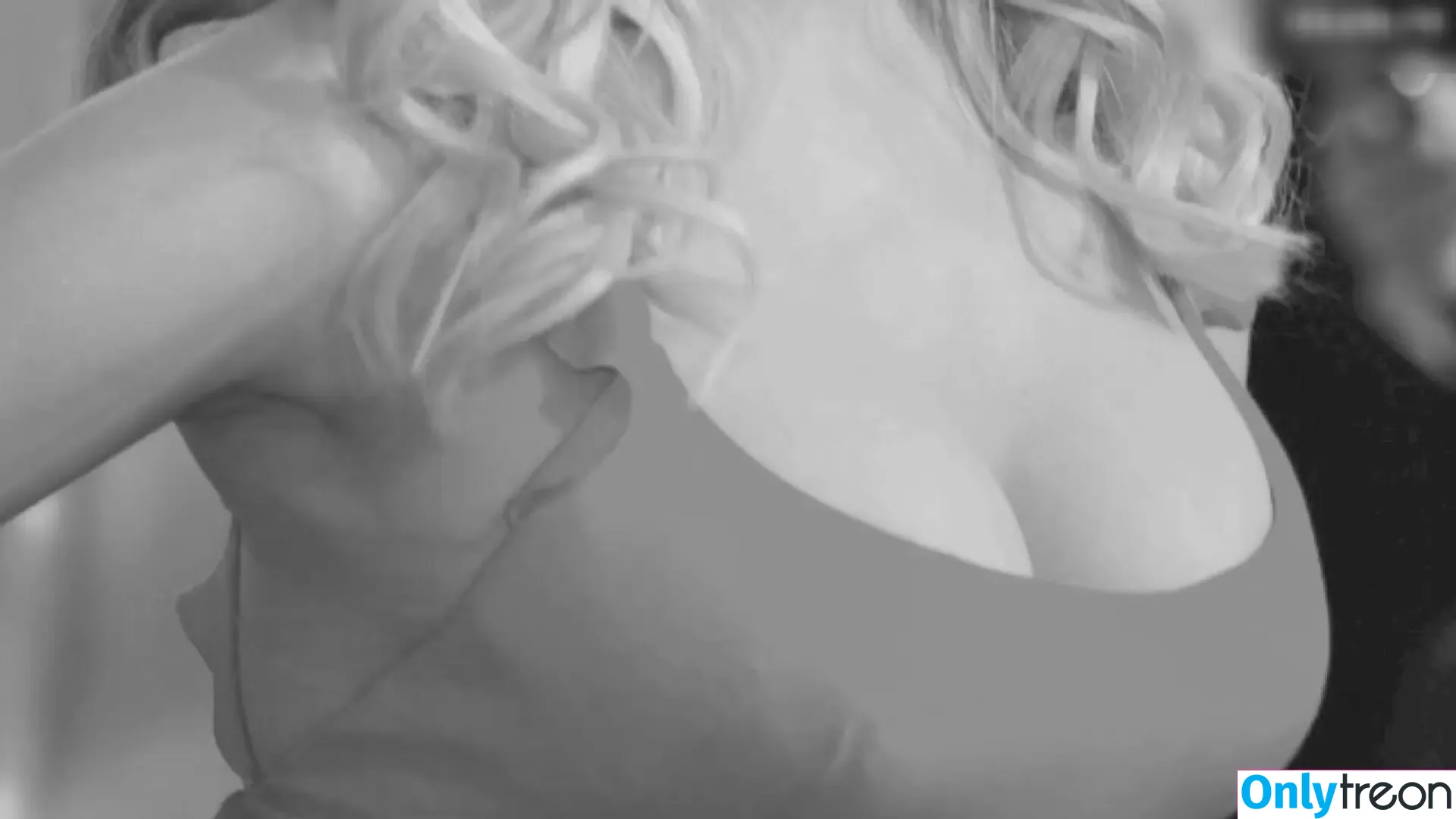 Scarlett Johansson nude photo #2403 (scarlettjohanson / scarlettjohanssonworld)