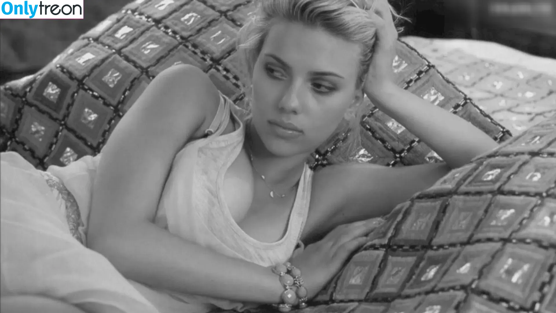 Scarlett Johansson nude photo #2413 (scarlettjohanson / scarlettjohanssonworld)