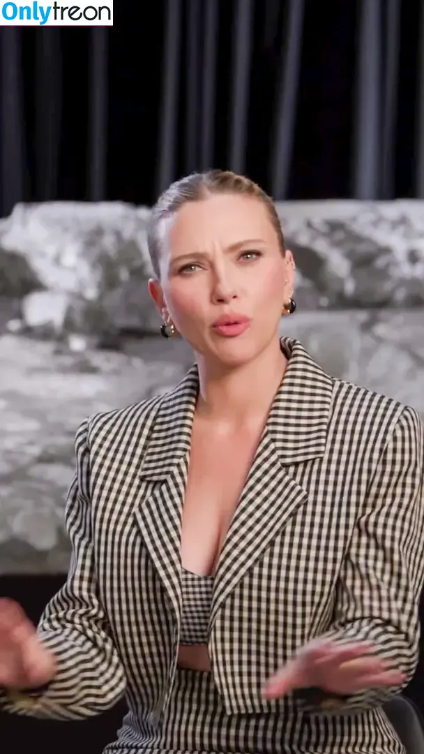 Scarlett Johansson nude photo #2443 (scarlettjohanson / scarlettjohanssonworld)