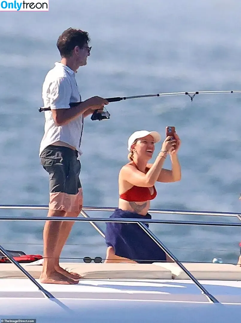 Scarlett Johansson nude photo #2463 (scarlettjohanson / scarlettjohanssonworld)