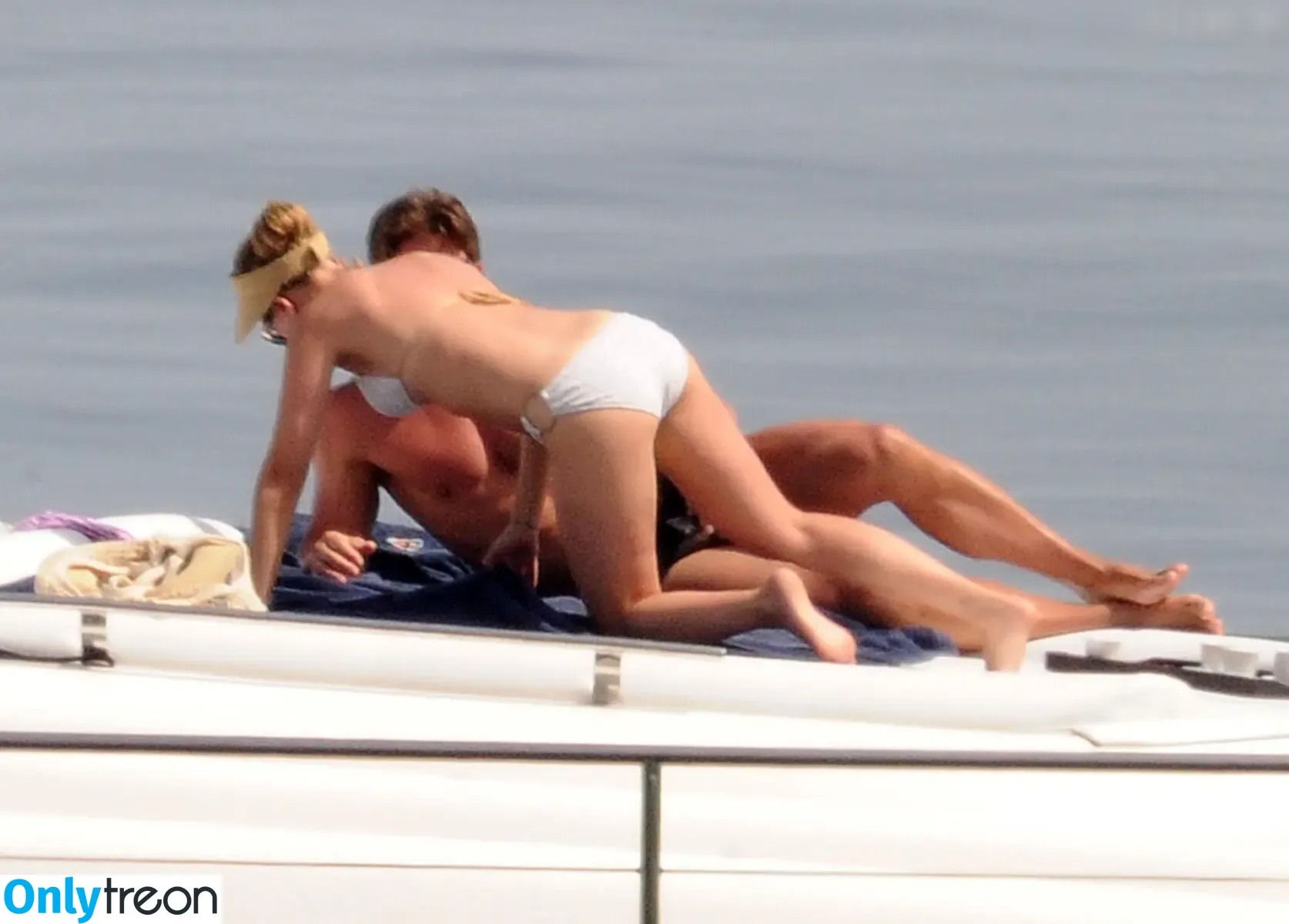 Scarlett Johansson nude photo #2476 (scarlettjohanson / scarlettjohanssonworld)