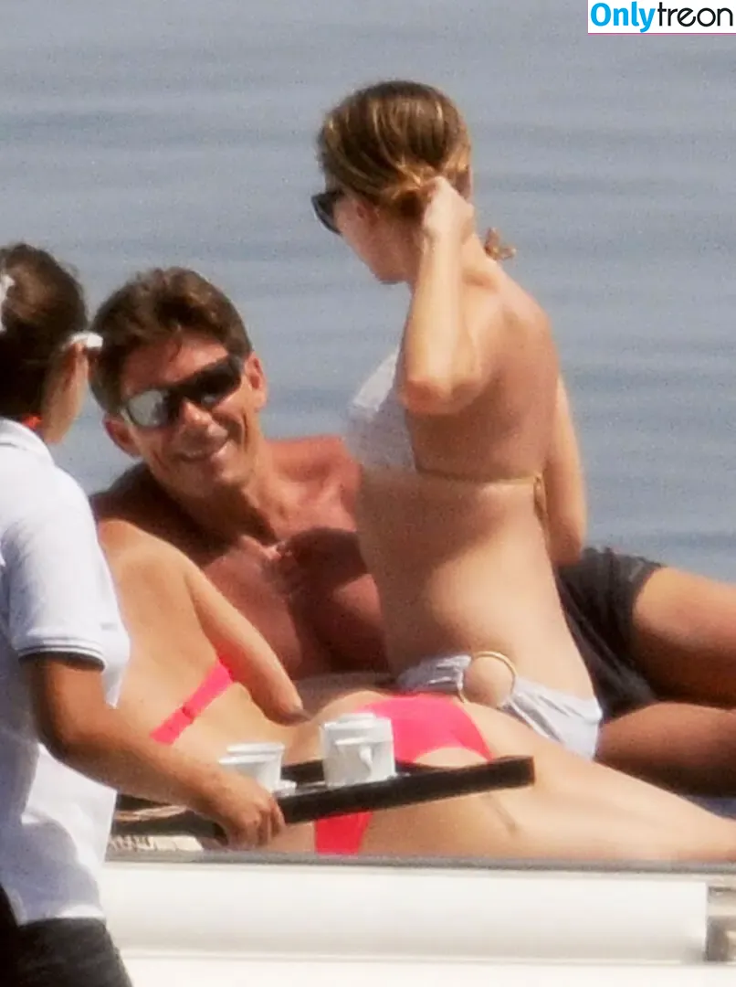 Scarlett Johansson nude photo #2485 (scarlettjohanson / scarlettjohanssonworld)