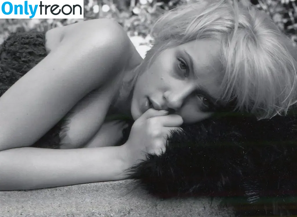 Scarlett Johansson nude photo #2810 (scarlettjohanson / scarlettjohanssonworld)