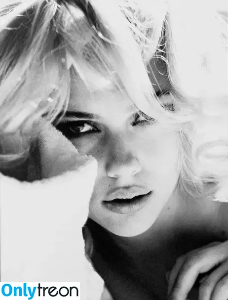 Scarlett Johansson nude photo #2841 (scarlettjohanson / scarlettjohanssonworld)