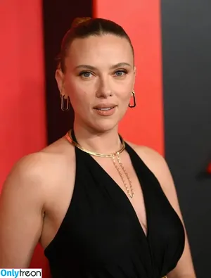 Scarlett Johansson / scarlettjohanson / scarlettjohanssonworld nude photo #3190