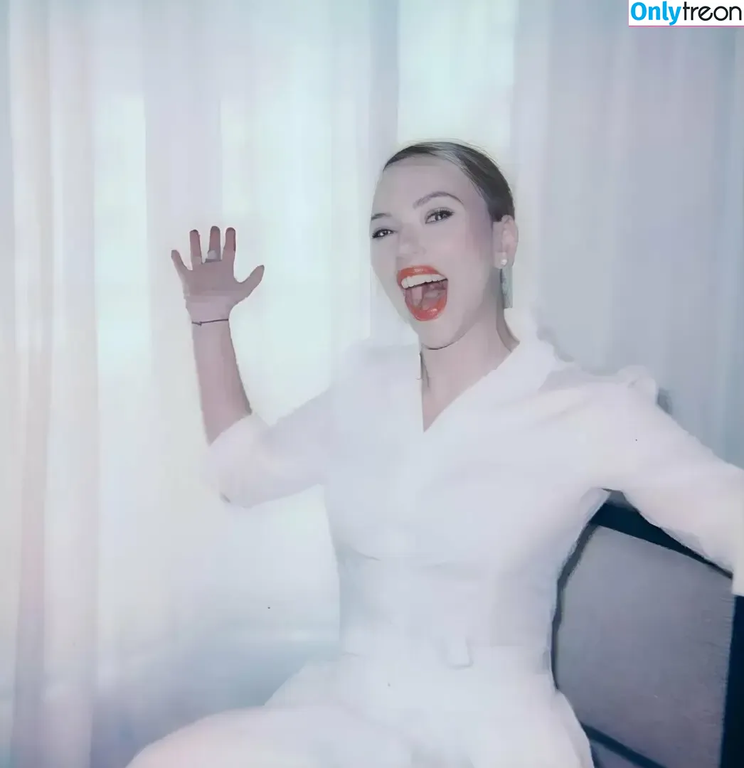 Scarlett Johansson nude photo #3441 (scarlettjohanson / scarlettjohanssonworld)